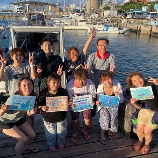 リゾートで記念ダイブのお祝い！透明度もテンションもアップ。5月.6月とリゾートツアー企画中なので参加してね！