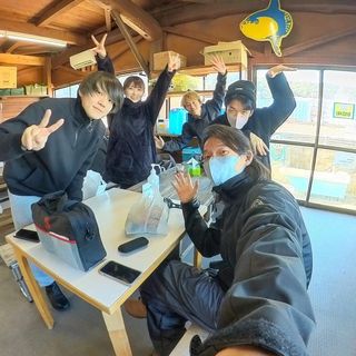 さぁ今から潜るぞー！の図笑